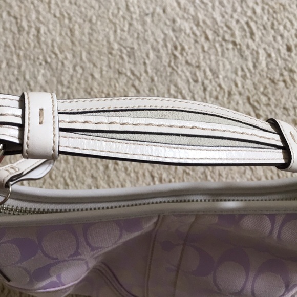 *Authentic* Coach Lavender bag & coin purse - Picture 5 of 6